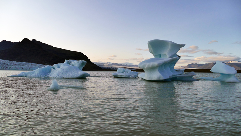 Circuit guidé en Islande, icebergs sur le lac Fjallsarlon